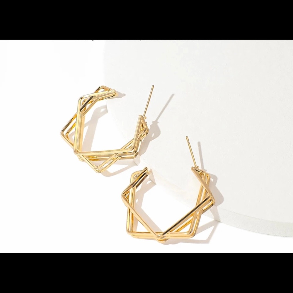 Gold geometric hoop earrings